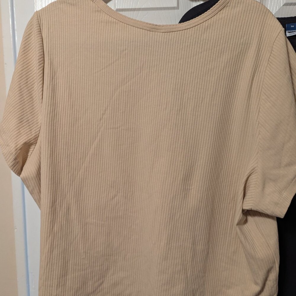 Old Navy Cream and Black Boxy T-Shirts Relaxed Fit